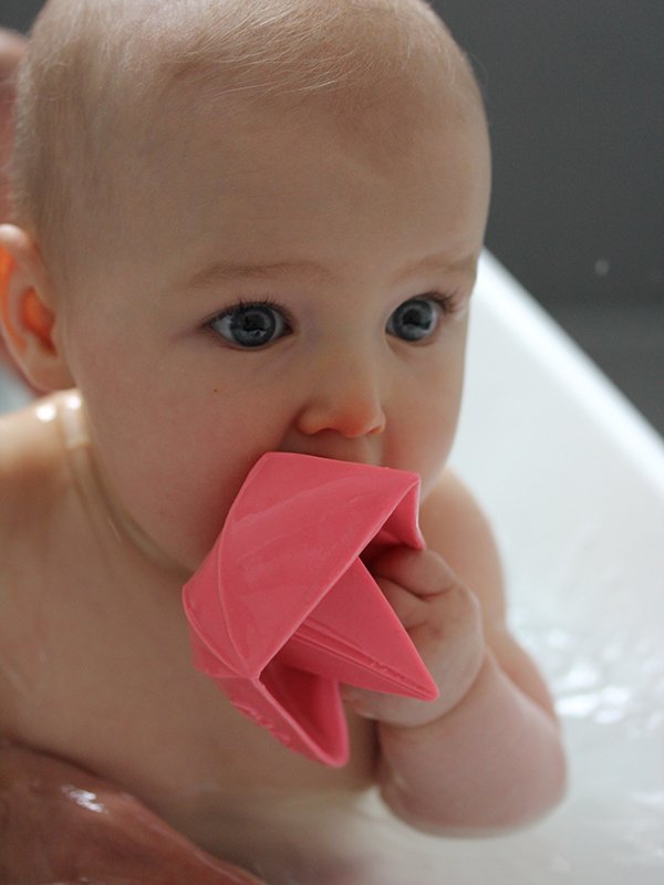 Jucarie pentru baie Barcuta Origami roz – imaginea 2