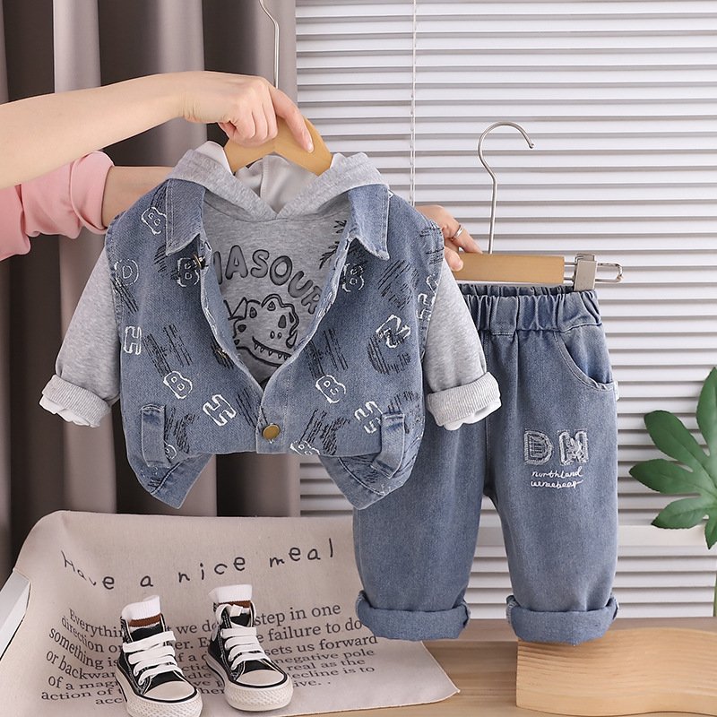 Compleu Băieți 3 Piese Gri – Vestă Denim, Hanorac și Blugi – 12-18 luni