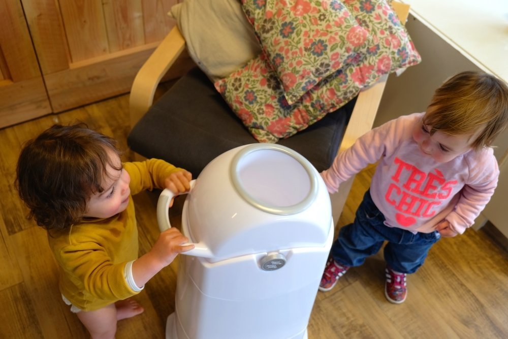 Cos ermetic pentru scutece Diaper Champ capacitate 30 scutece Regular Silver – imaginea 7