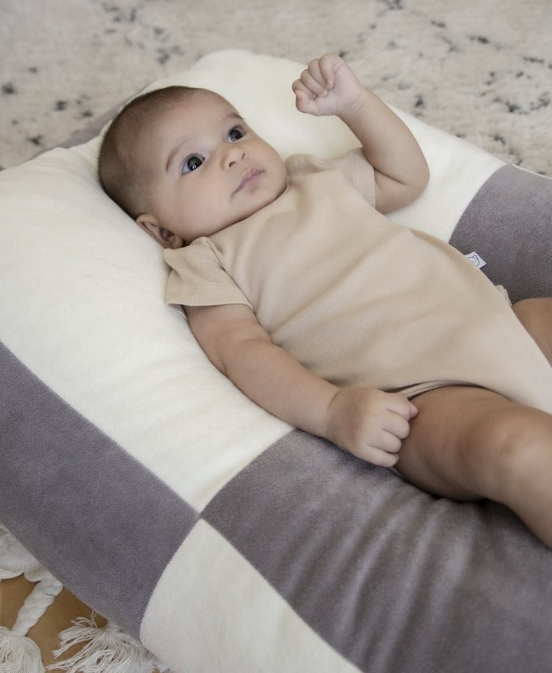 Salteluta BabyJem ergonomica portabila pentru bebelusi Comfy Grey – imaginea 2