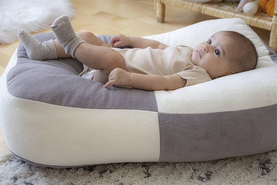 Salteluta BabyJem ergonomica portabila pentru bebelusi Comfy Grey – imaginea 3