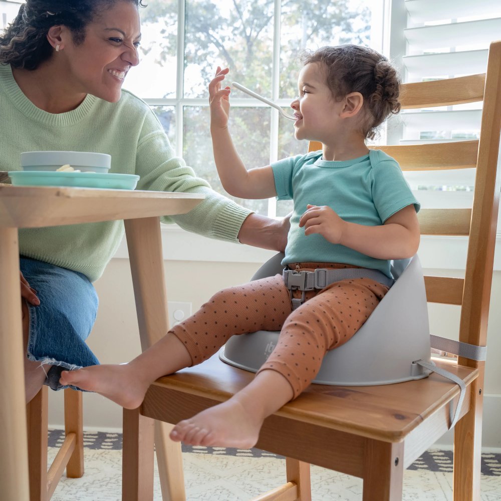 Scaun de masa si booster Ity by Ingenuity My Spot Easy-Clean grey – imaginea 4
