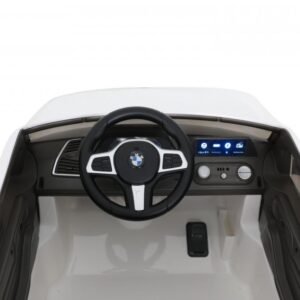 Masina electrica pentru copii BMW X5 White 45W Versiune M 12V cu telecomanda, deschidere usi, Mp3, scaun piele si efecte muzicale