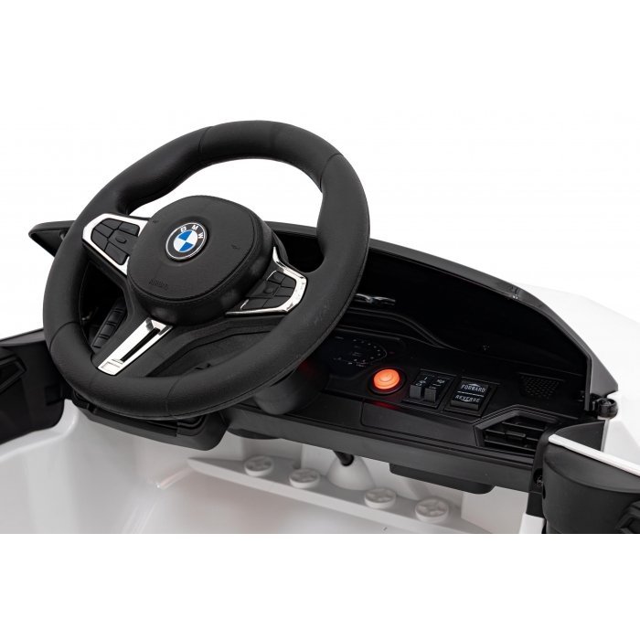 Masinuta electrica pentru copii BMW M4 alb 70W cu telecomanda, amortizoare, lumini, panou audio, scaun piele si roti din spuma Eva – imaginea 3