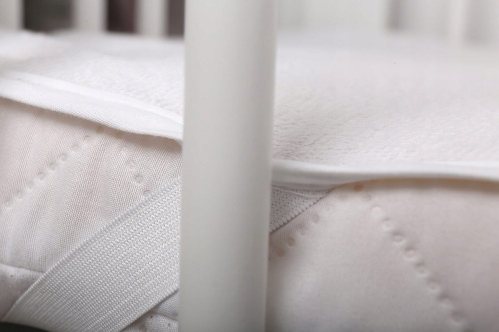 Protectie impermeabila pentru saltea, cu benzi elastice de fixare la colturi, lavabila, antialergica si anti-acarieni, dimensiune 120 x 60 cm, white – imaginea 2
