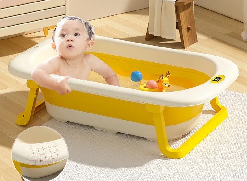 Set cadita pliabila pentru copii Little Mom Yellow, cu pernuta bebelusi detasabila, termometru display digital incorporat, dop scurgere, picioruse antiderapante, design ergonomic,80 x 50 x 24 cm – imaginea 4