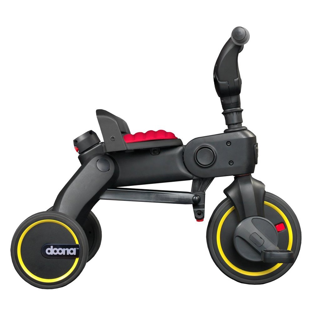 Tricicleta pentru copii Doona Liki Trike S1 Flame Red, ultrapliabila, maner cu control al directiei, spatar reglabil multiple pozitii, cadru de aluminiu, roti din cauciuc Eva, suse detasabile cu spuma de memorie, capotina cu protectie UV – imaginea 3
